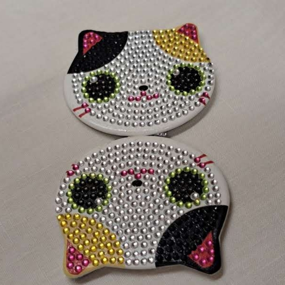 Handmade Diamonique Cat Compact Purse Mirror, 2 views.  (1 compact,$19) - Picture 3 of 5